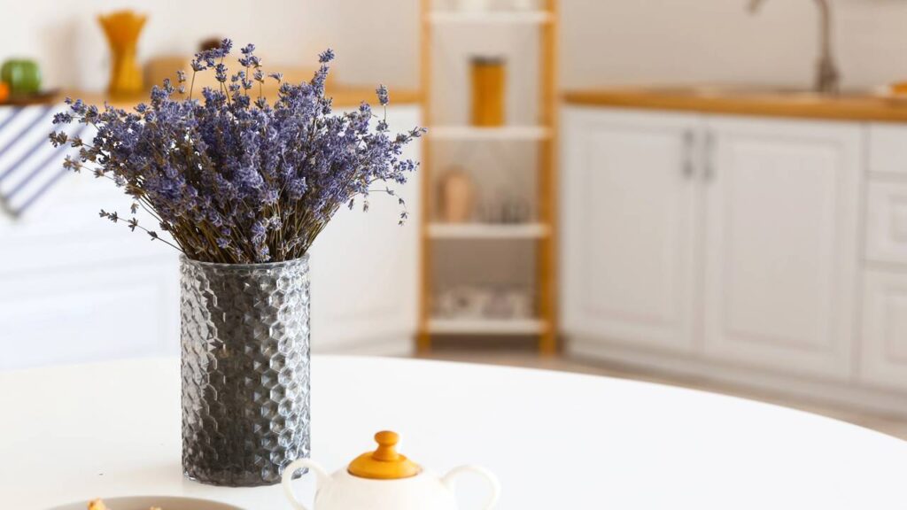 A flor que perfuma o quarto e ainda carrega um significado surpreendente