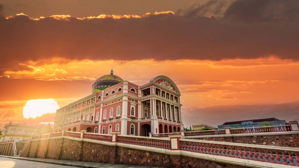 A capital do Amazonas está surpreendendo com a sua beleza natural exuberante e bem-estar