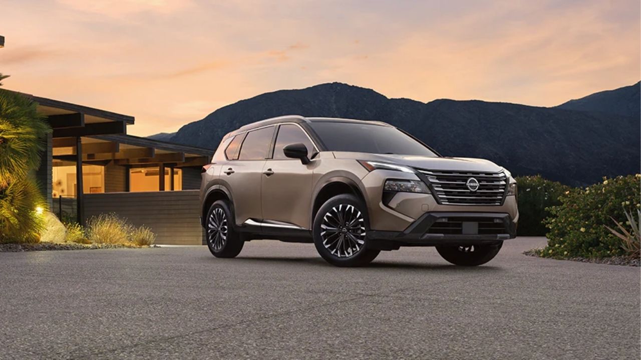 Nissan prepara Rogue híbrido plug-in com recarga em rápida e visual esportivo para o Brasil