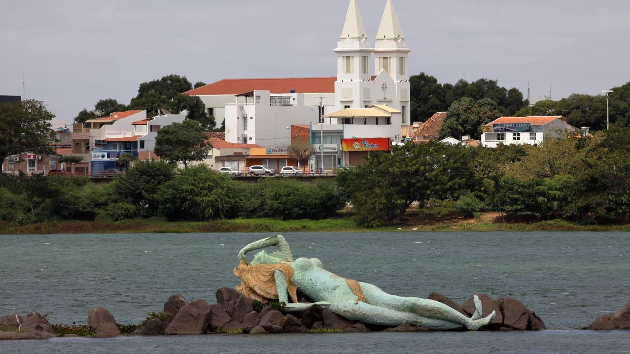 A cidade próspera a 712 km de Recife que se tornou o polo de riqueza mais surpreendente do Sertão