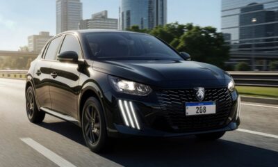 O Peugeot 208 renovado traz um volante de formato inusitado e direção com tecnologia de aviões