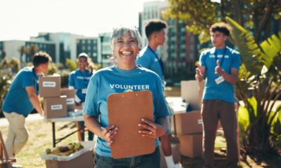 Voluntariado: 4 formas de fortalecer a saúde mental ajudando os outros