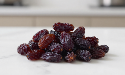 Qual o plural de "uva passa"?