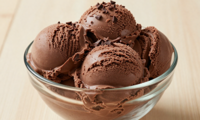 Receita de sorvete de chocolate caseiro usando apenas 4 ingredientes