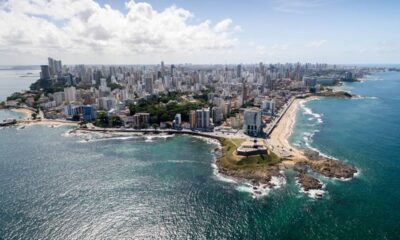 O lugar no Nordeste perfeito para curtir águas cristalinas sem abrir mão do conforto de uma cidade
