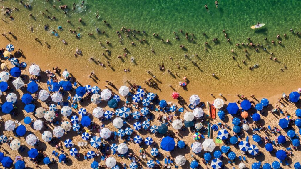 O lugar no Nordeste perfeito para curtir águas cristalinas sem abrir mão do conforto de uma cidade