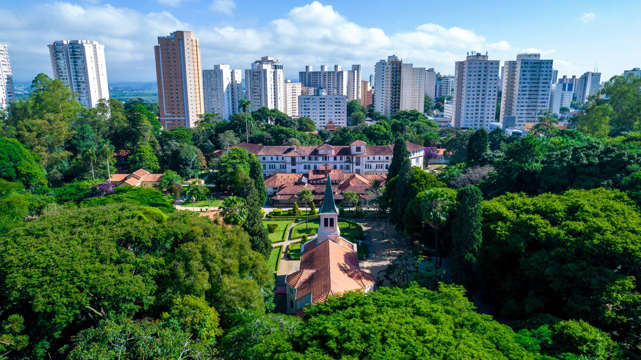 Fundada em 1767, a "Capital da Tecnologia" é o sonho de quem deseja viver cheio de oportunidades e conforto