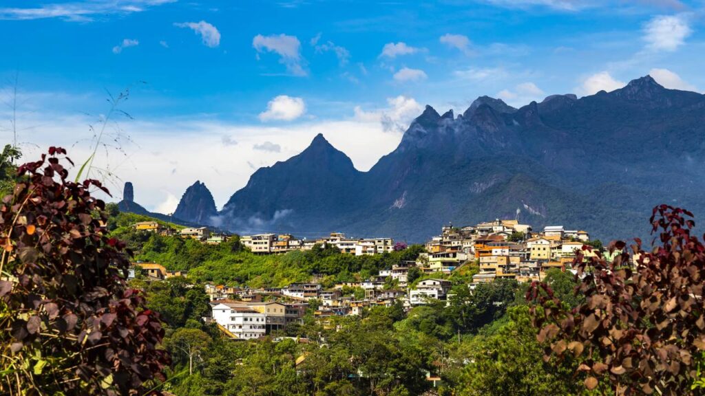 A cidade do Rio de Janeiro com clima de montanha que lembra a Europa e conquista quem deseja fugir do calor