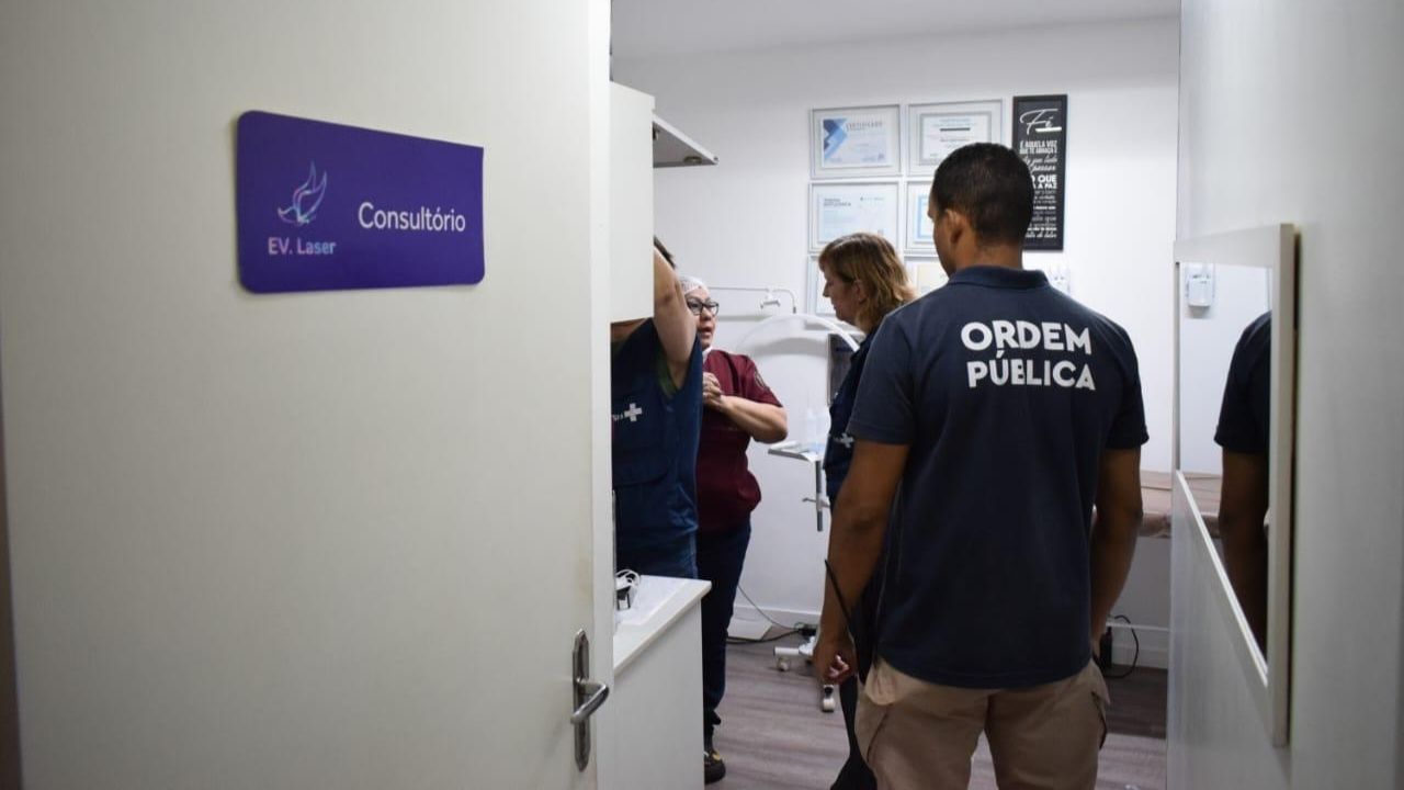 Operação interdita clínica estética no Centro e aplica mais de R$ 20 mil em multas