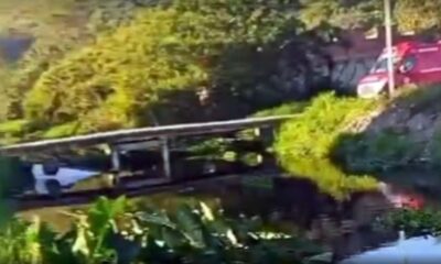 Carro cai em canal em Guaratiba, deixa dois mortos e fere quatro pessoas