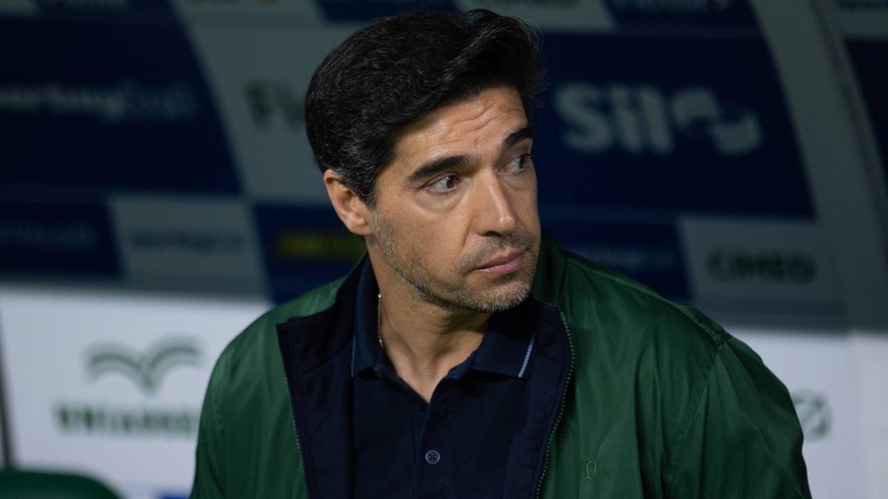 Al-Hilal faz proposta de R$ 60 milhões pela contratação de Abel Ferreira