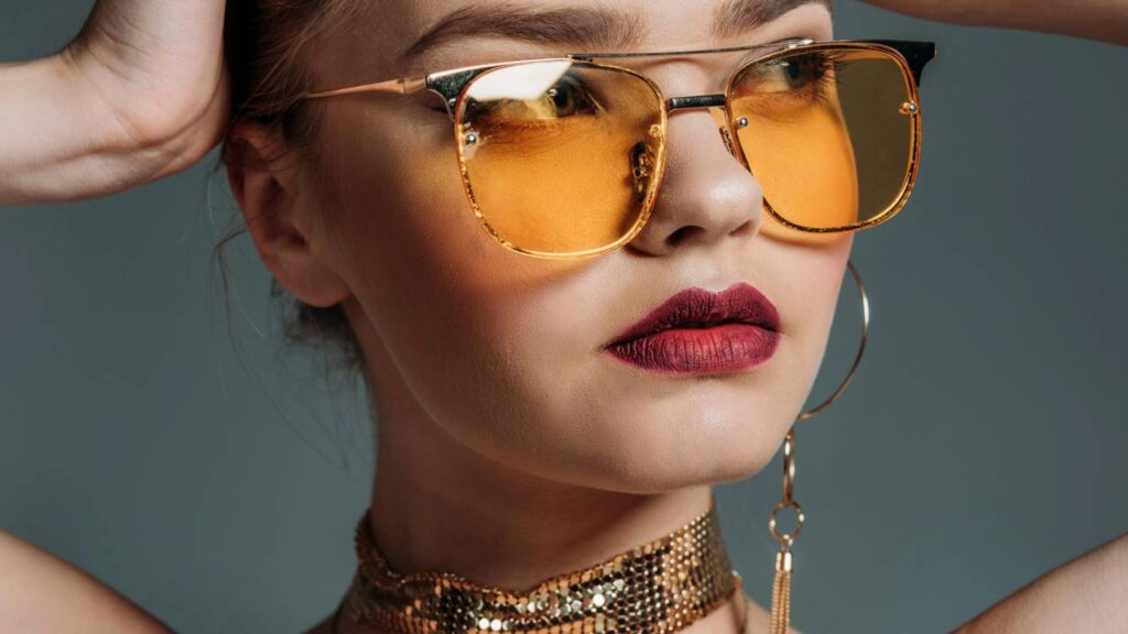 Acessórios femininos indispensáveis mostram 13 peças que fazem toda diferença no visual de uma mulher bem vestida