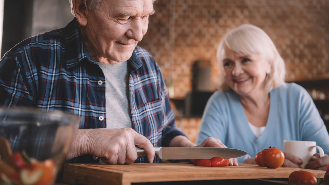 7 alimentos para idoso com fraqueza que ajudam a recuperar energia