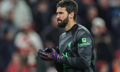 Alisson pode deixar o Liverpool e clube inglês aposta em promessa para ser sucessor