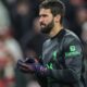 Alisson pode deixar o Liverpool e clube inglês aposta em promessa para ser sucessor