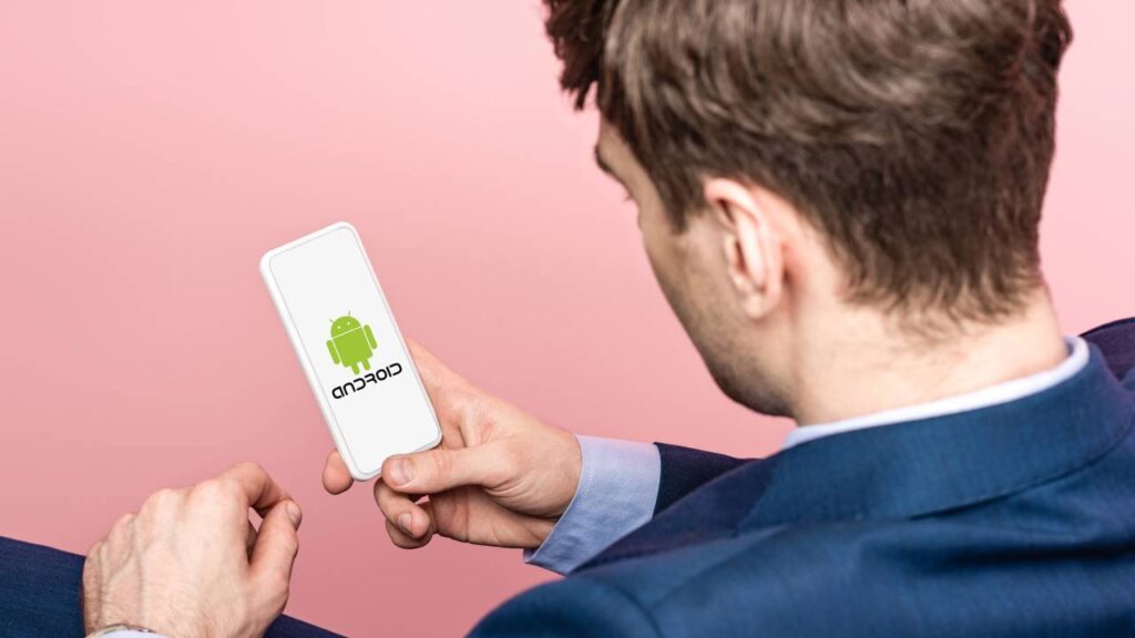 Como ativar o modo de uma mão no Android e usar com mais conforto