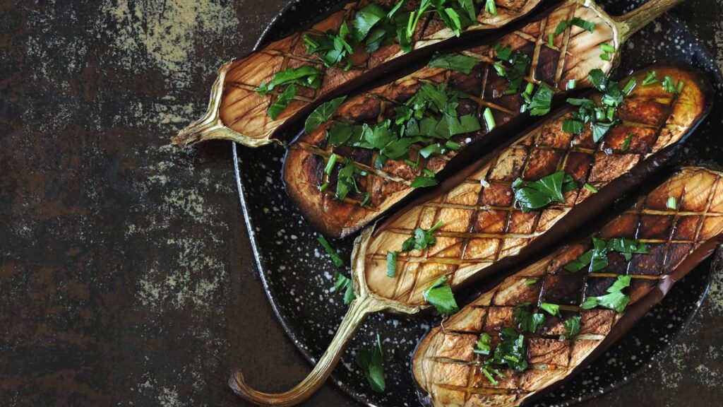 Esse legume simples ganha sabor de castanha tostada quando vai para a grelha