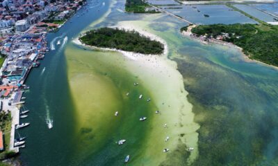O verdadeiro "Caribe Brasileiro" com águas de cor esmeralda e dunas brancas que lembram um paraíso