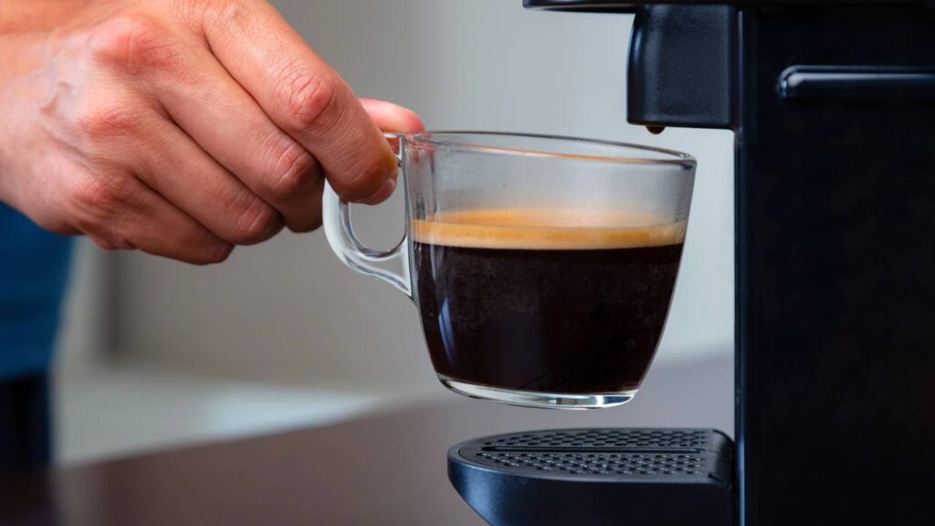 As melhores cafeteiras de cápsula em 2025 para preparar café rápido, saboroso e sem complicação em casa
