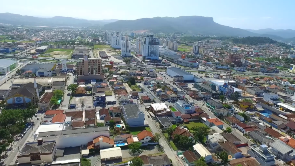 Essa cidade de Santa Catarina se destaca pelas praias paradisíacas e qualidade de vida elevada com muitas oportunidades