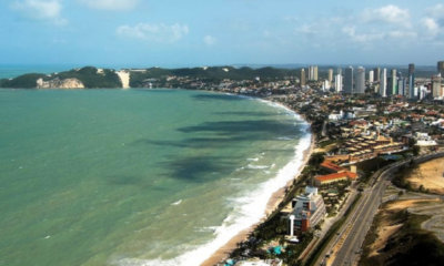 O paraíso de uma cidade beira-mar perfeita para visitar a natureza sem perder o conforto da cidade