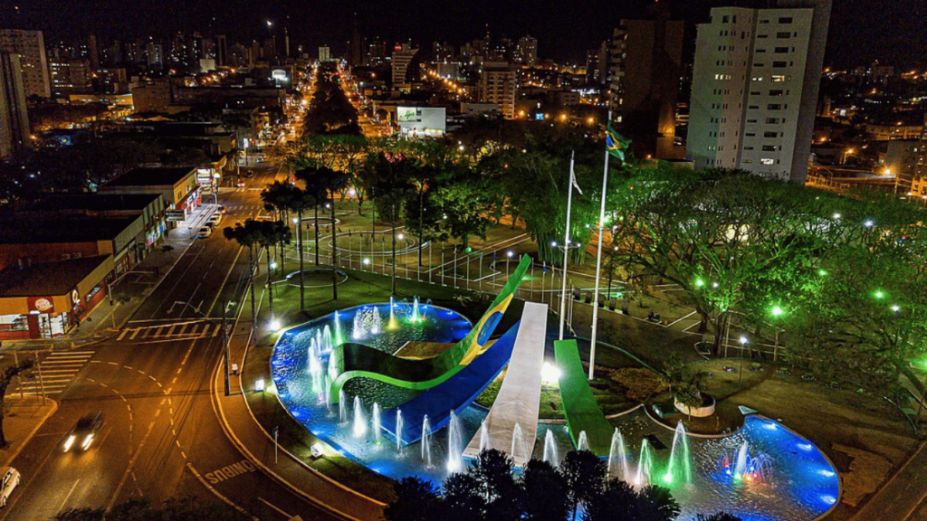 Uma cidade brasileira próxima ao Paraguai está surpreendendo quem busca viver e investir melhor