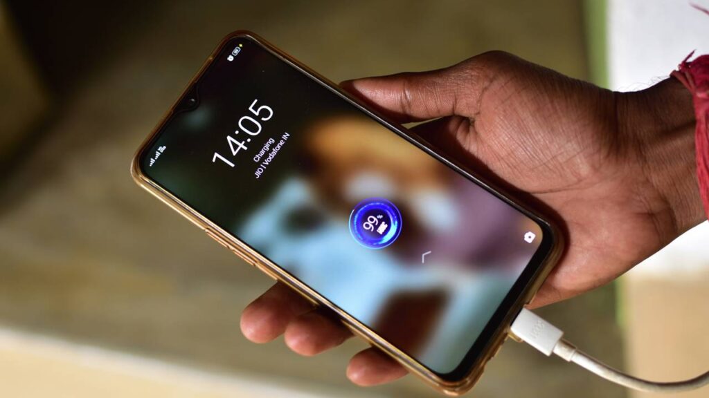 Como carregar o celular mais rápido do que o normal