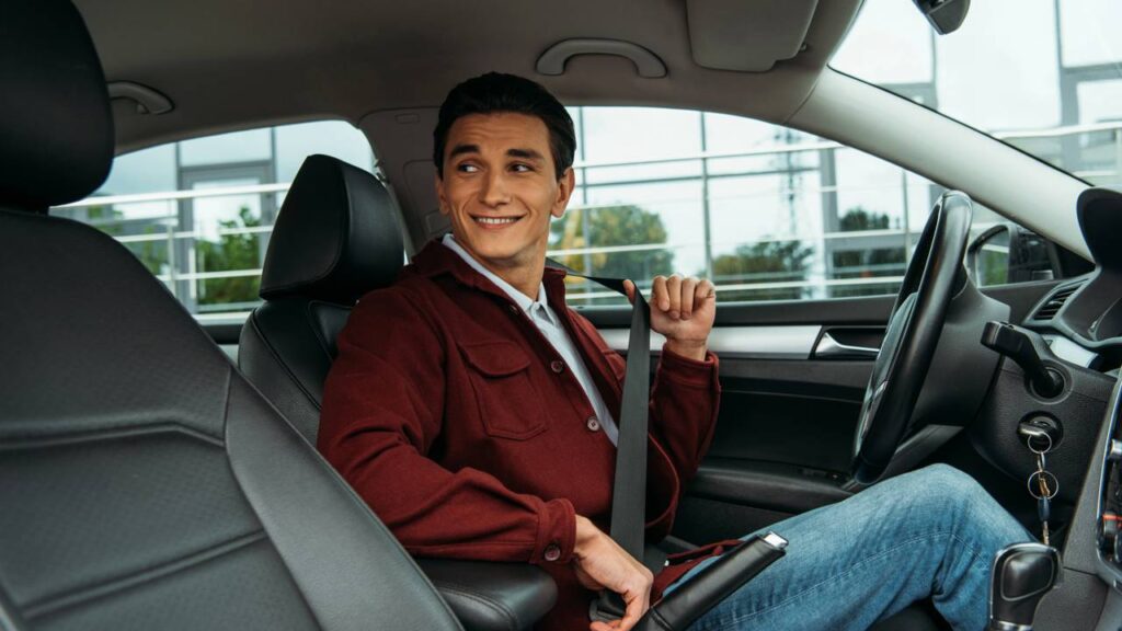 O ajuste errado que causa 60% dos acidentes começa antes de ligar o carro