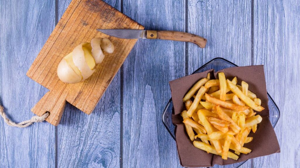 O que acontece na batata para deixar a casquinha crocante e o interior tão macio