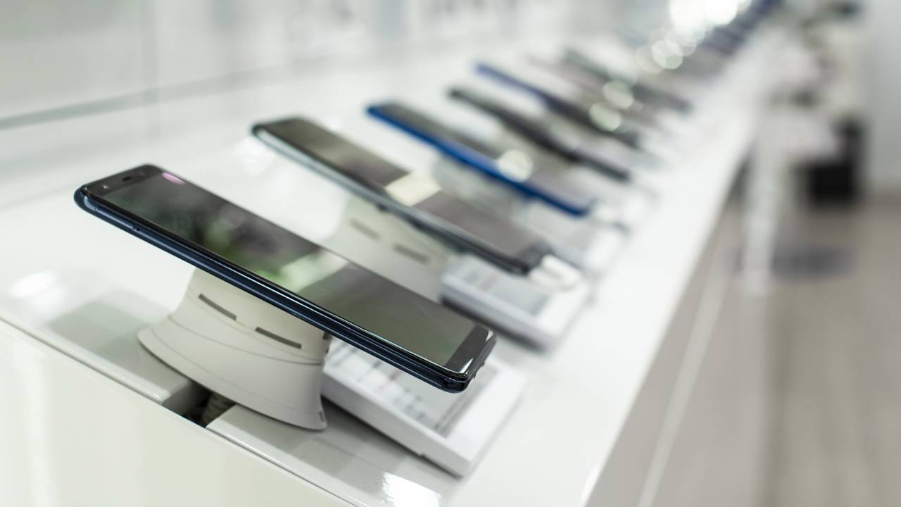 Celulares baratos de cada marca até R$1000 que valem a pena até 2026