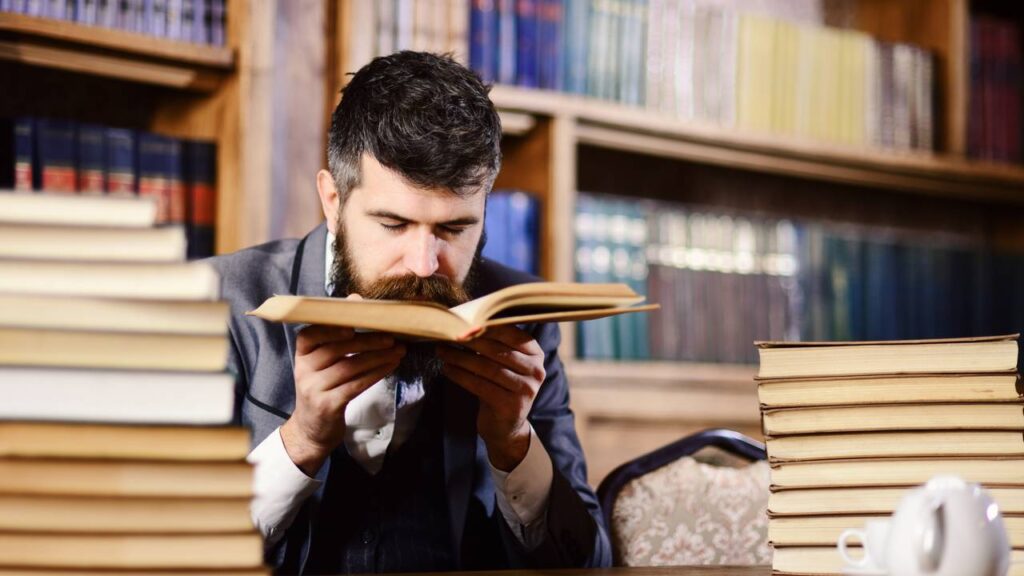 Desembrulhar aquele livro novinho e dar uma cheirada profunda nele é uma das melhores sensações que existe - Créditos: depositphotos.com / stetsik