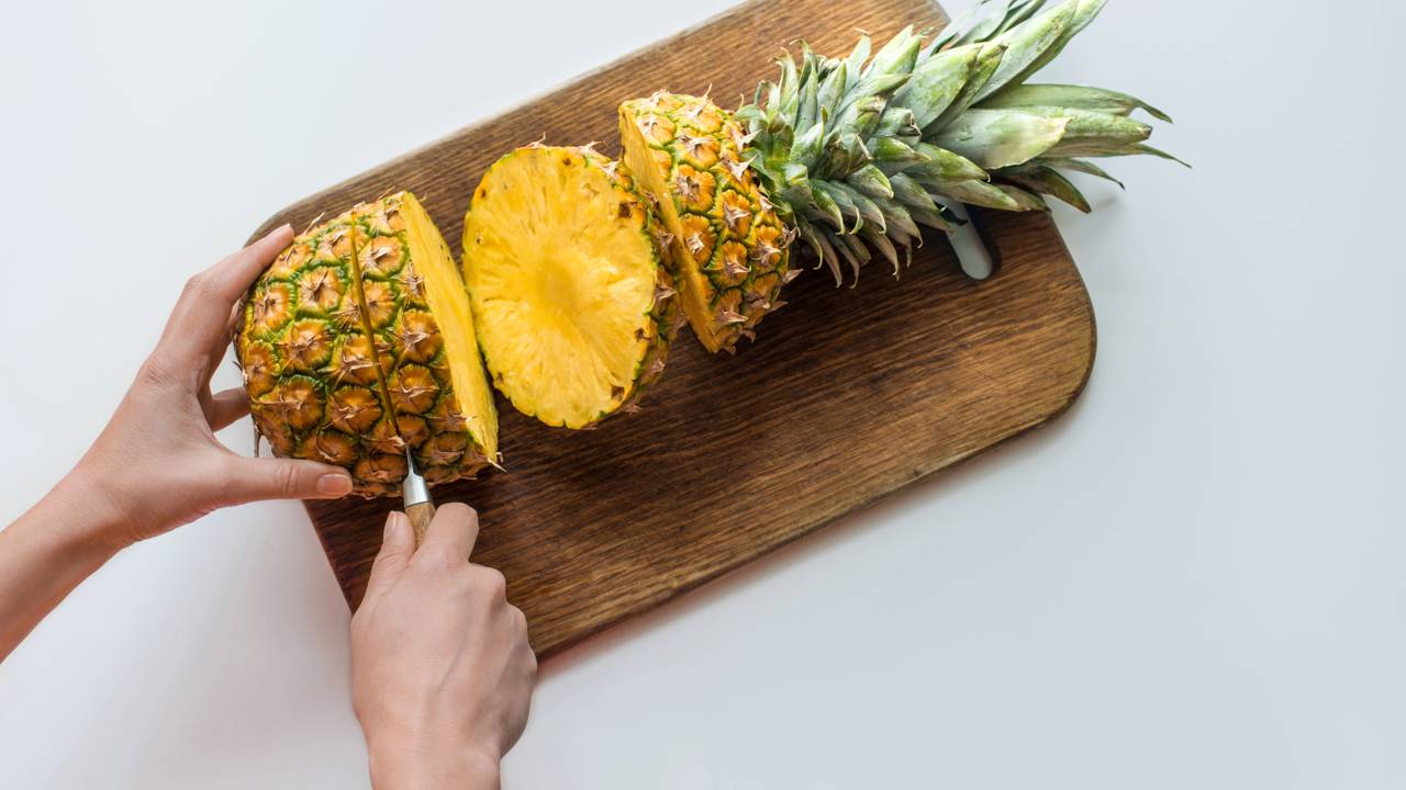 Como usar o abacaxi no dia a dia para melhorar o conforto digestivo