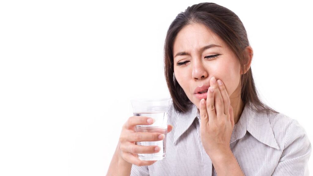 Dor nos dentes por sensibilidade! O que causa e como tratar