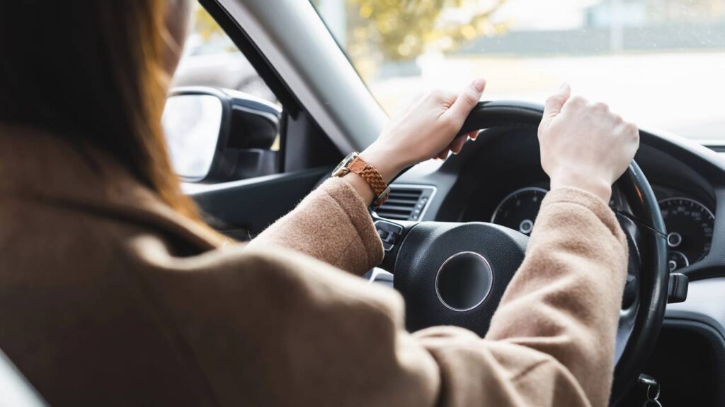 Quanto custa ter um carro popular no Brasil em 2025? Veja os gastos e se ainda vale a pena