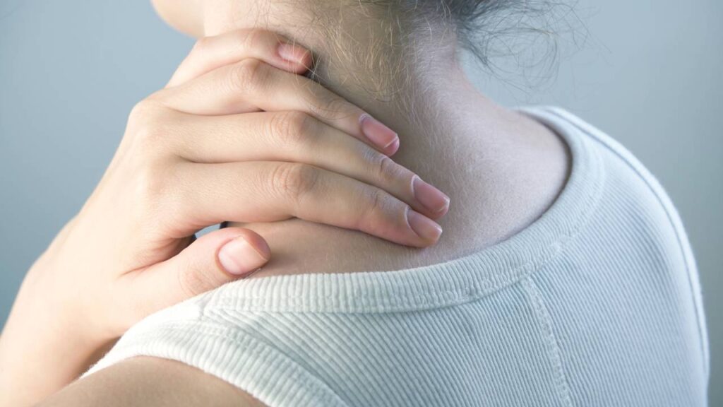 Você sente cansaço e dores no corpo com frequência? Veja o que fazer