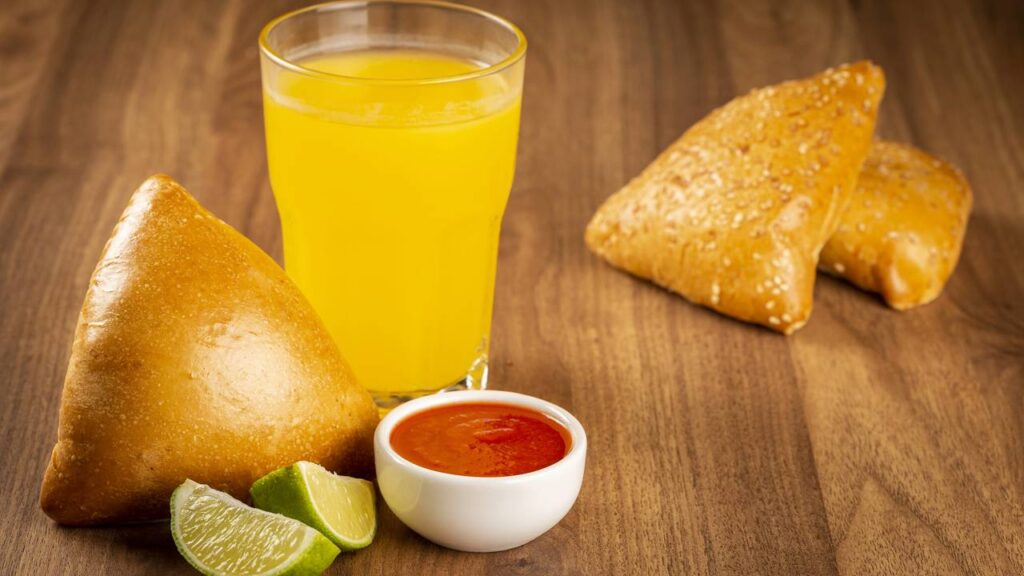 Minha mãe me ensinou a receita dessa esfiha caseira e meu lanche da tarde nunca mais foi o mesmo