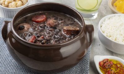 Como fazer a melhor feijoada do mundo com sabor intenso e preparo simples