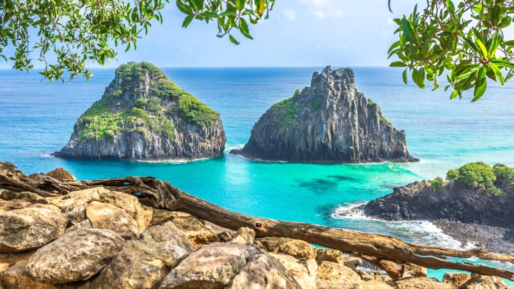 Um arquipélago vulcânico a 545 km de Recife que parece pintado à mão e tira o fôlego de qualquer um