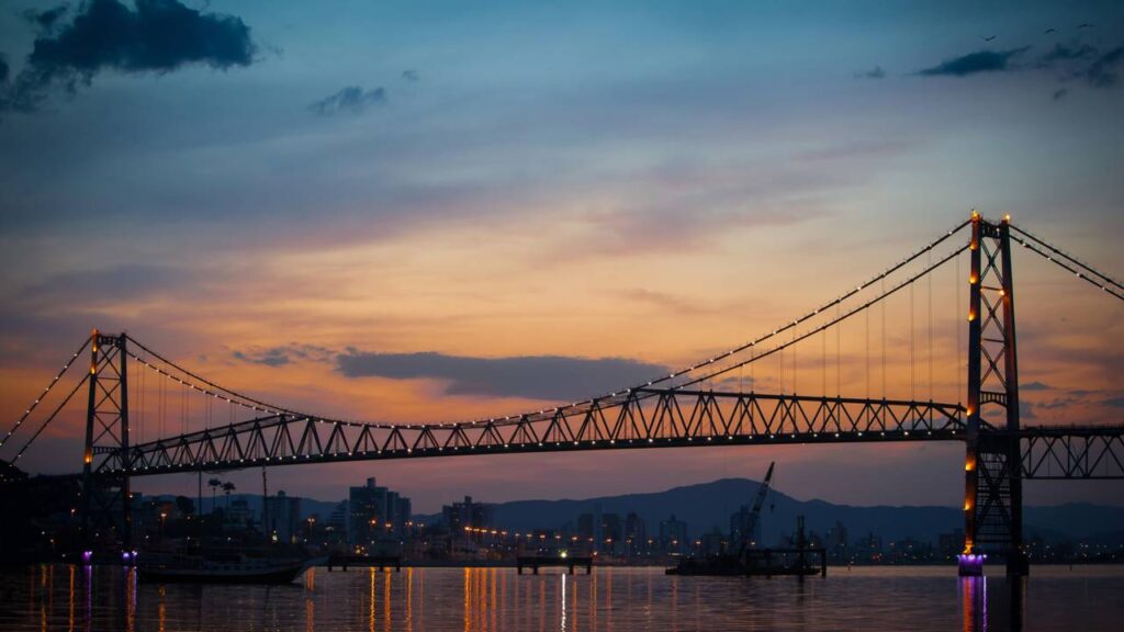 A ilha brasileira entre mares e montanhas que virou o sonho de muitos para viver bem