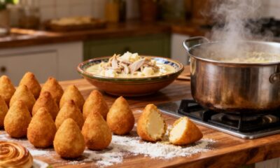 O segredo da coxinha caseira que rende muito e surpreende no sabor