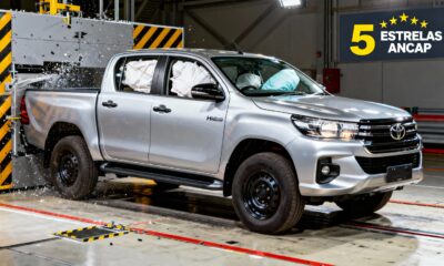 Interior da Hilux evolui em conectividade e conforto