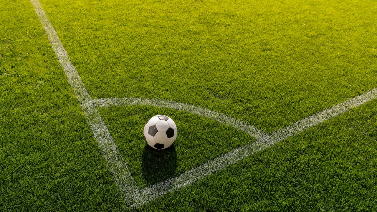 Janela de transferências de 2026 pode desmontar elencos e agitar o mercado da bola no Brasil