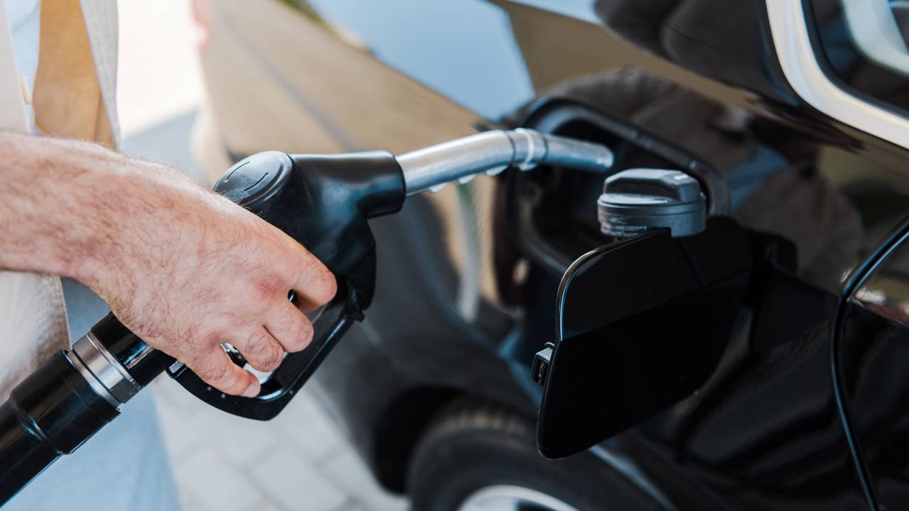 Combustível adulterado pode destruir seu carro e gerar prejuízo