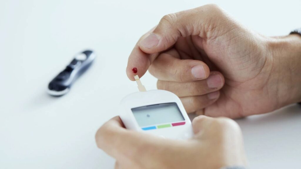 Sono depois do almoço é normal ou sinal de algo errado? Veja