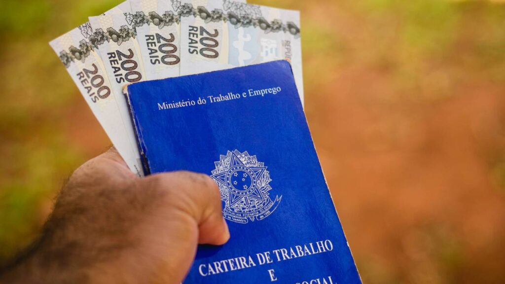 Saiba como calcular seu décimo terceiro e evitar surpresas no fim do ano