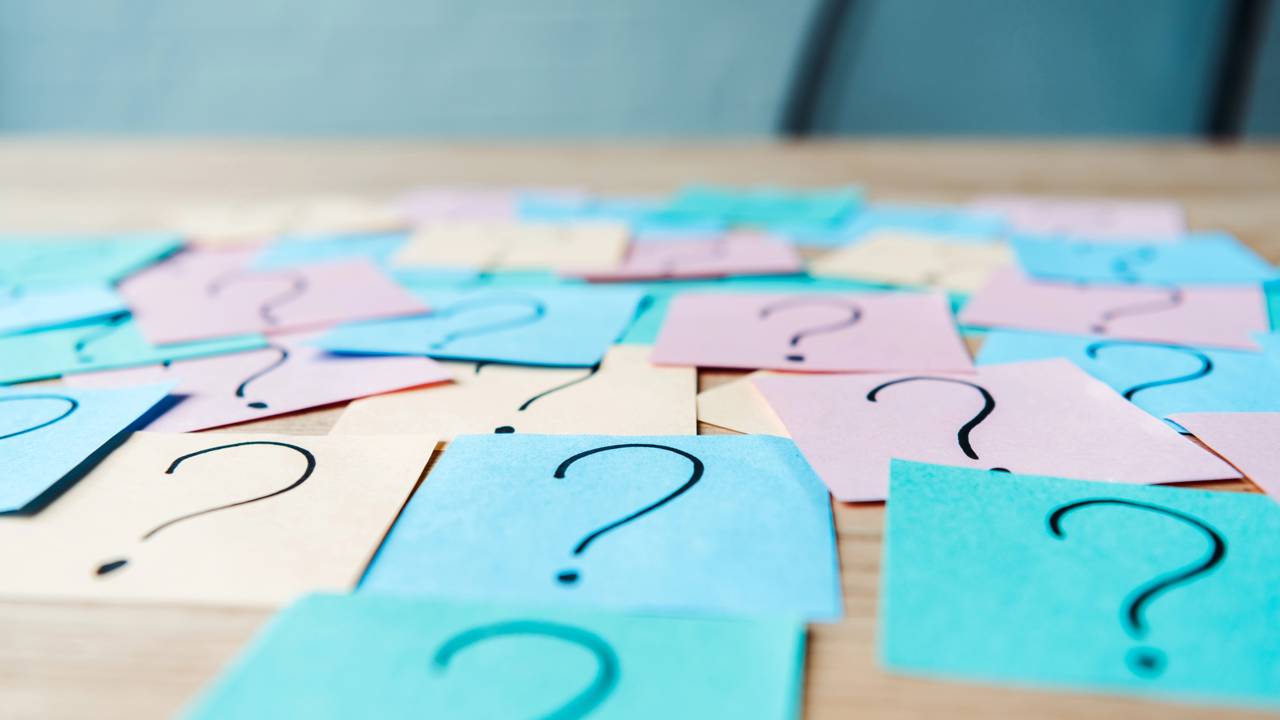 Diferença entre "por que, por quê, porque e porquê" com exemplos para nunca mais errar