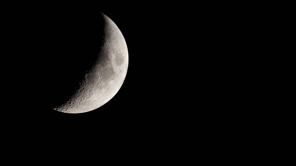 A lua minguante de hoje abala silêncios e verdades nos laços desses signos