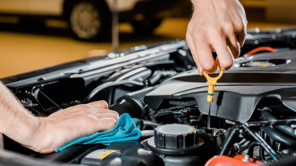 10 manutenções básicas de carro que evitam prejuízos caros