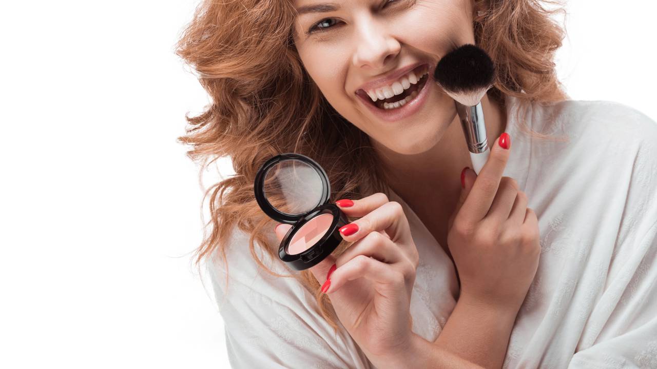 As maiores tendências de beleza verão 2026 já dominam passarelas e redes