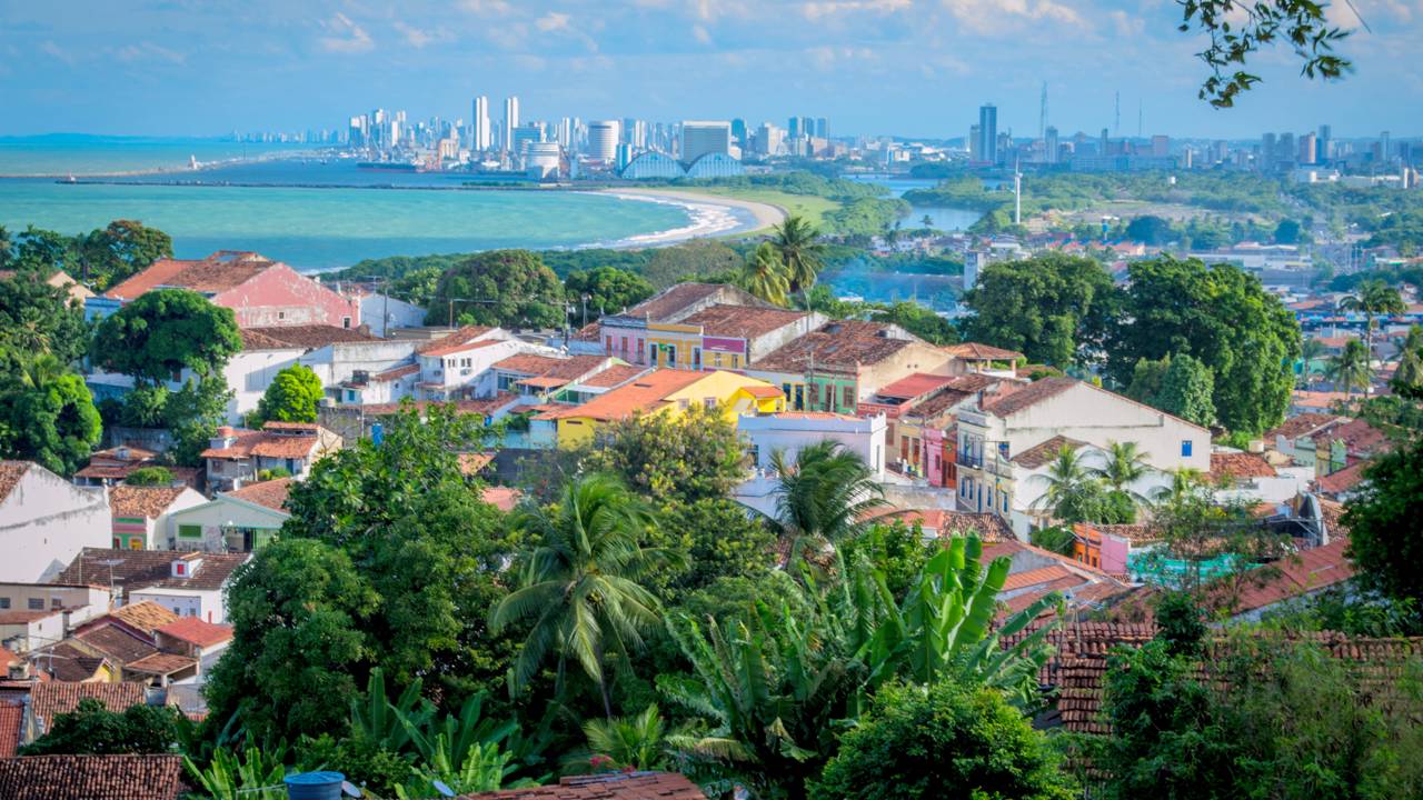 A "Veneza Brasileira" do barroco é essa cidade de 1535 que abriga o primeiro convento franciscano do país